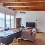 Apartment Beehome *