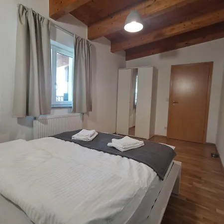 Beehome Apartment